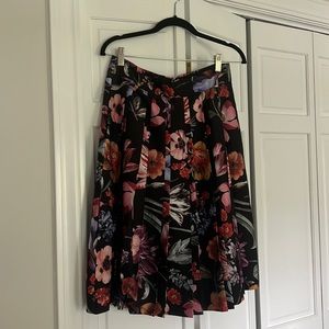 Jcrew floral print midi skirt size 6